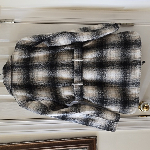 LIZ CLAIBORNE WOMEN'S BLACK, BEIGE AND WHITE COAT SIZE SMALL - Picture 8 of 16